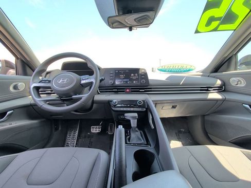 Certified 2025 Hyundai Elantra Sport FWD image 27