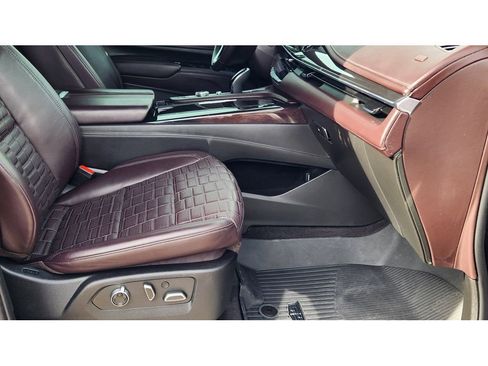 Certified 2023 Cadillac Escalade Premium Luxury Platinum w/ LPO, Radiant Package image 16