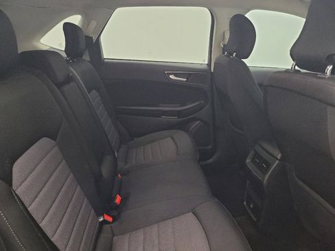 Used 2018 Ford Edge SE FWD image 19
