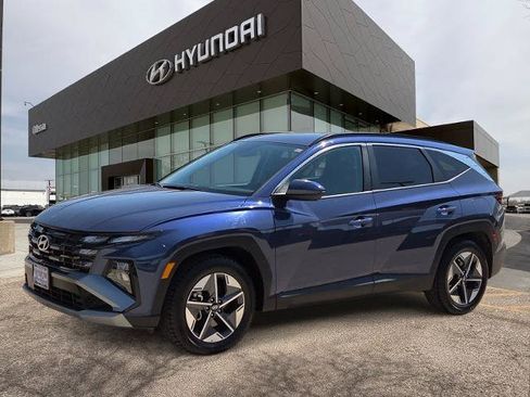 Certified 2025 Hyundai Tucson SEL FWD image 1