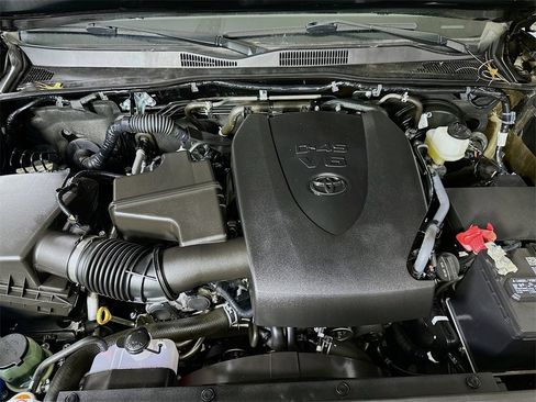 Used 2022 Toyota Tacoma SR5 image 9