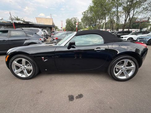 Used 2006 Pontiac Solstice Convertible w/ Premium Package RWD image 4