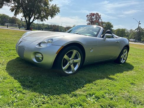 Used 2007 Pontiac Solstice Convertible w/ Premium Package image 17