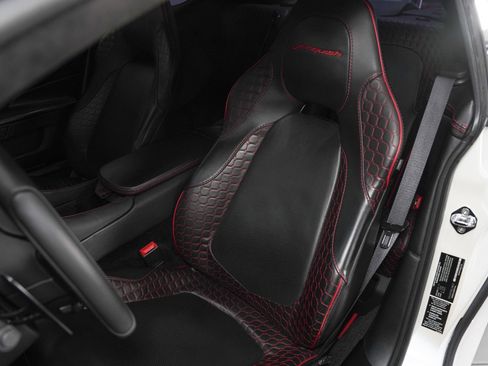 Used 2014 Aston Martin Vanquish Coupe RWD image 39