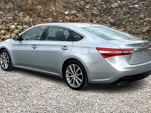 Used 2015 Toyota Avalon XLE image 11