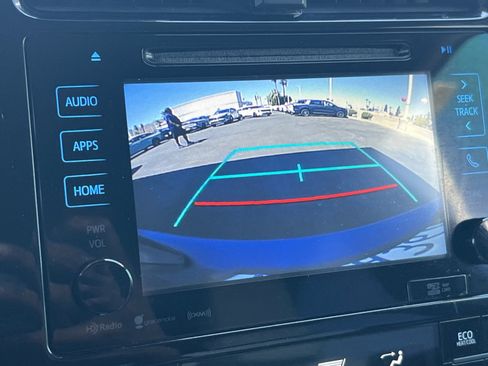 Used 2016 Toyota Prius Three Touring w/ Preferred Accessory Package FWD image 19