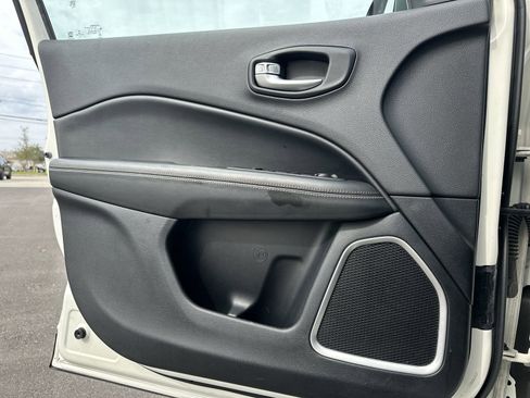 Used 2020 Jeep Compass Latitude image 16