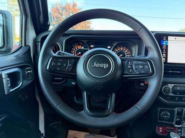Used 2025 Jeep Wrangler Unlimited Rubicon AWD/4WD image 17