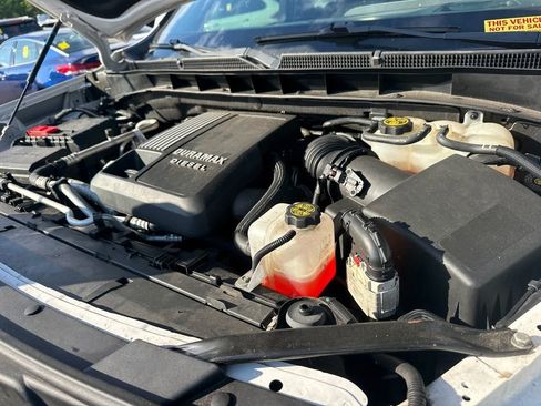 Used 2022 Cadillac Escalade Sport Platinum w/ Heavy-Duty Trailer Package AWD/4WD image 14