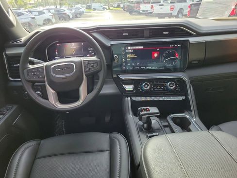 Used 2025 GMC Sierra 1500 Denali w/ Technology Package AWD/4WD image 18