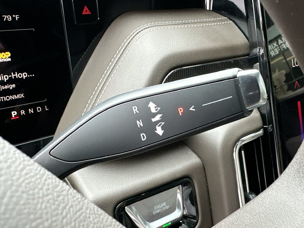 Used 2025 GMC Yukon XL Elevation RWD image 22
