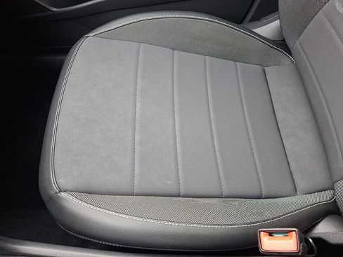 Certified 2022 Volkswagen Taos SE image 25