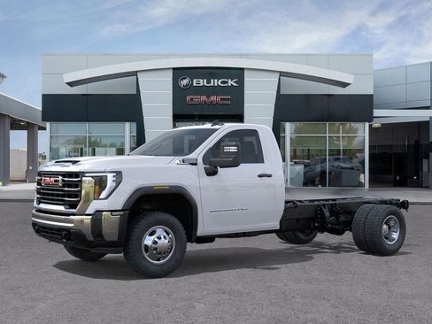 New 2026 GMC Sierra 3500 Pro w/ Convenience Package image 4