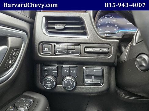 Used 2024 Chevrolet Suburban High Country AWD/4WD image 19