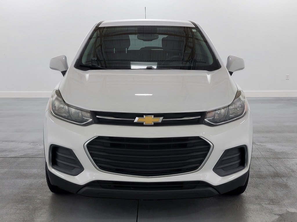 Used 2020 Chevrolet Trax LS FWD image 3