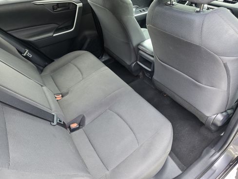 Used 2021 Toyota RAV4 LE AWD/4WD image 25