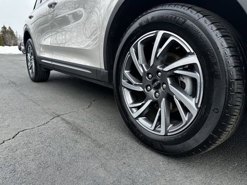 Certified 2024 Lincoln Corsair AWD w/ Equipment Group 101A image 11