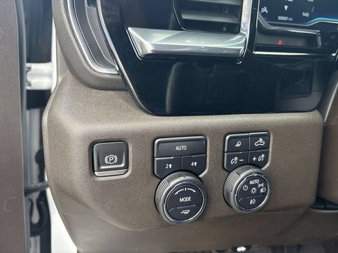 Certified 2024 Chevrolet Silverado 1500 LTZ AWD/4WD image 17