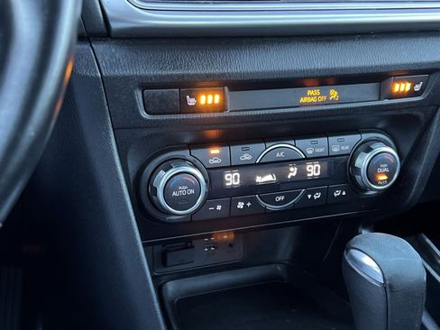 Used 2018 MAZDA MAZDA3 Touring image 19