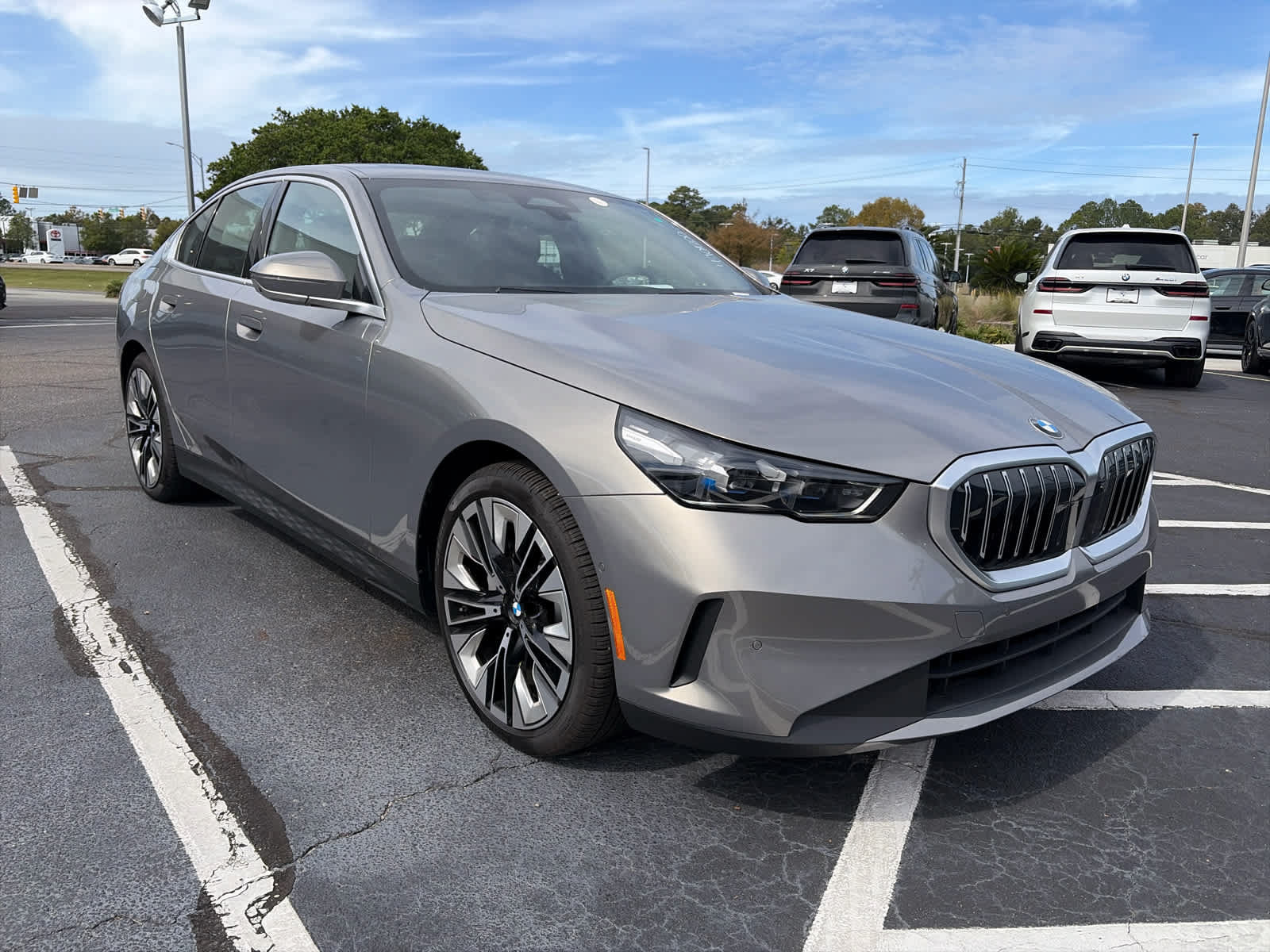 Used 2027 BMW 530i RWD image 2