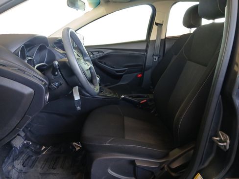 Used 2017 Ford Focus S image 9