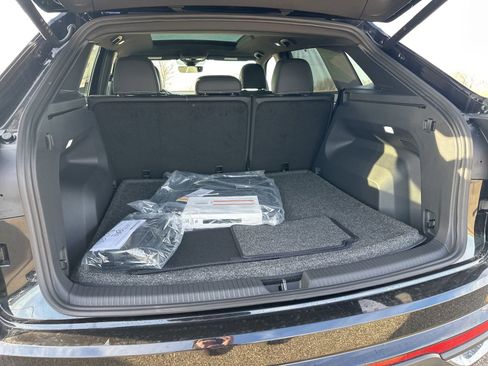 New 2026 Volkswagen Atlas Cross Sport SE image 24