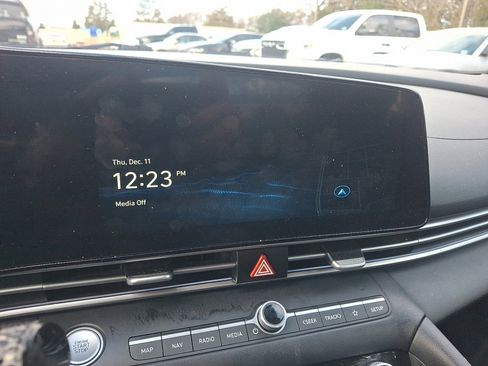 Used 2024 Hyundai Elantra SEL image 28