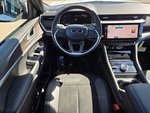 New 2026 Jeep Grand Cherokee 4WD image 8