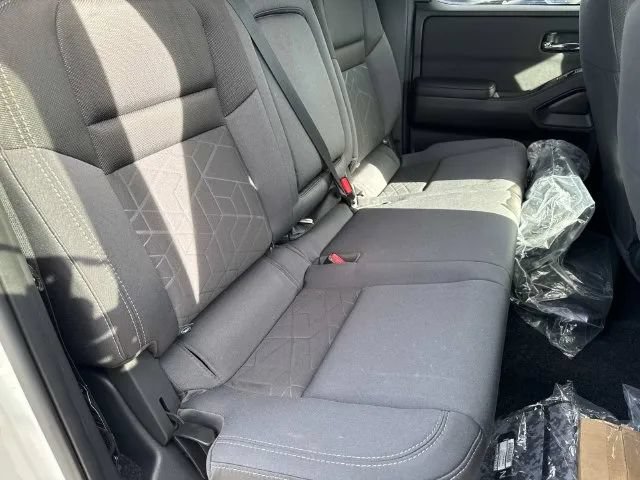 Certified 2025 Nissan Frontier SV w/ SV Convenience Package RWD image 23