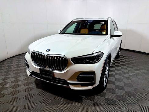 Certified 2023 BMW X5 xDrive40i w/ Premium Package AWD/4WD image 3