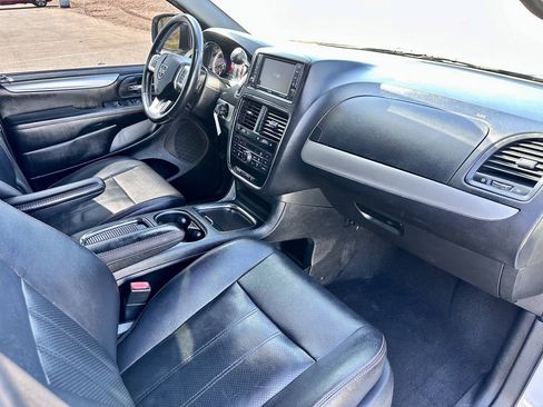 Used 2019 Dodge Grand Caravan GT FWD image 19