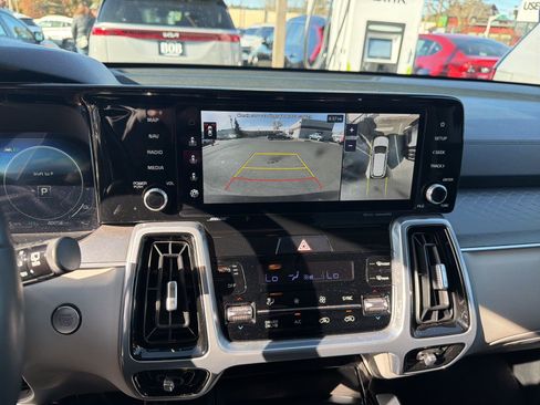 Certified 2023 Kia Sorento SX Prestige image 10