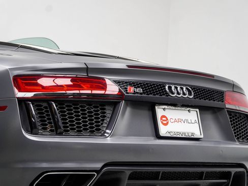 Used 2017 Audi R8 V10 w/ Carbon Exterior Package AWD/4WD image 21