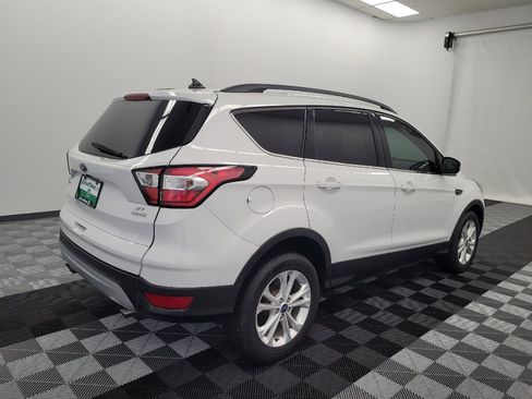 Used 2018 Ford Escape SE w/ SE Sync 3 Package FWD image 9