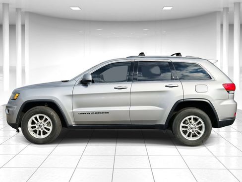 Used 2018 Jeep Grand Cherokee Laredo image 6