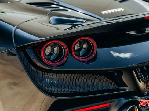 Used 2022 Ferrari F8 Tributo image 67