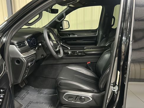 Used 2022 Jeep Wagoneer Series II image 10