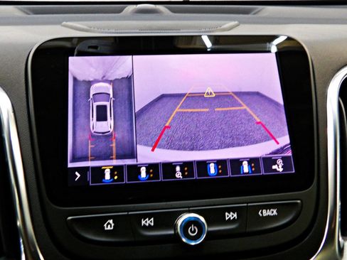 Used 2021 Chevrolet Equinox Premier FWD image 18