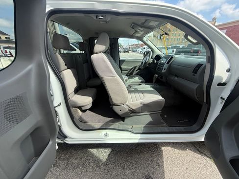 Used 2018 Nissan Frontier S RWD image 22