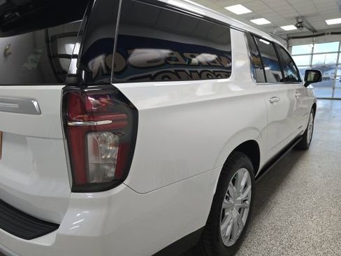 Used 2024 Chevrolet Suburban High Country image 7