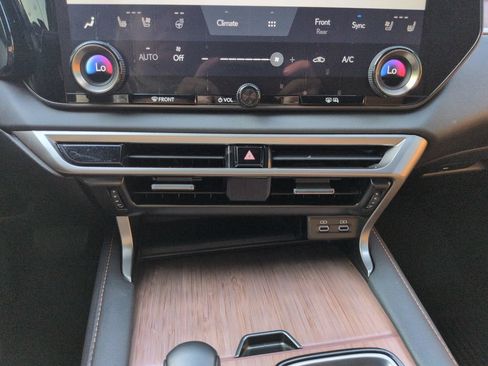 Used 2023 Lexus RX 350 Premium w/ Cold Area Package AWD/4WD image 18