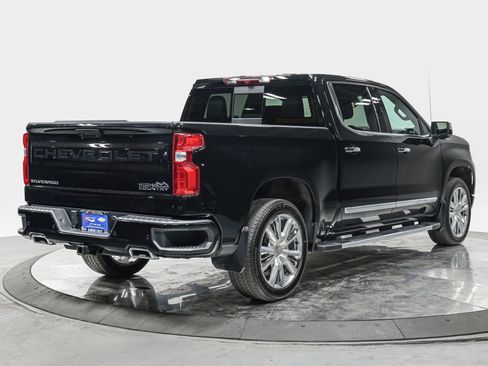 Used 2025 Chevrolet Silverado 1500 High Country w/ High Country Premium Package AWD/4WD image 7