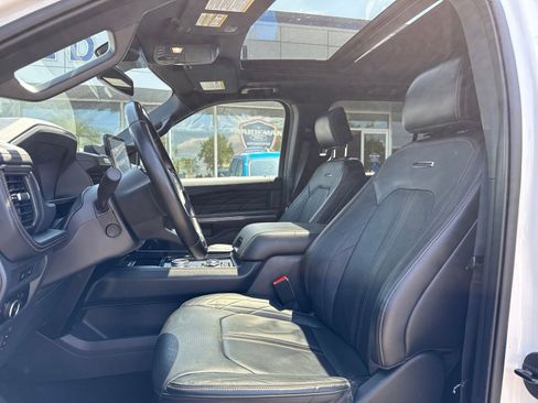 Used 2024 Ford Expedition Max Platinum AWD/4WD image 4
