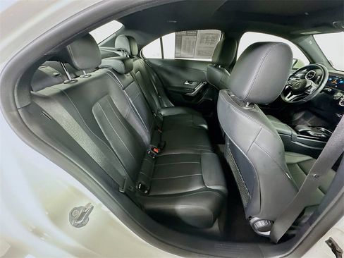 Used 2022 Mercedes-Benz A 220 4MATIC image 11