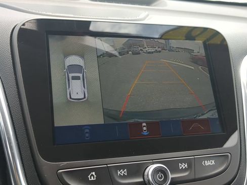 Used 2018 Chevrolet Equinox Premier FWD image 16