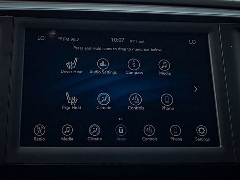 Used 2018 Chrysler Pacifica Touring-L FWD image 19
