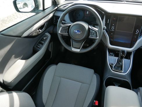 Used 2025 Subaru Outback Premium image 9