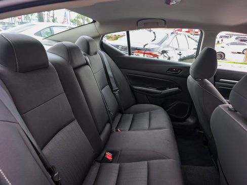 Used 2023 Nissan Altima 2.5 SV image 17