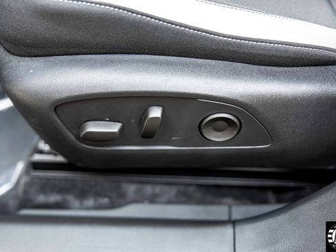 Used 2025 Honda Prologue EX image 20