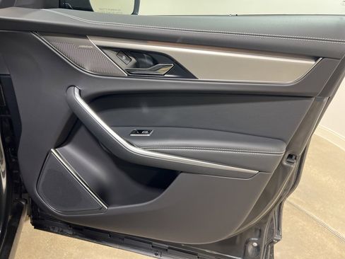 New 2025 Jaguar F-PACE R-Dynamic S image 23